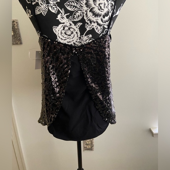 NWT. Black Tank Top - Picture 2 of 4